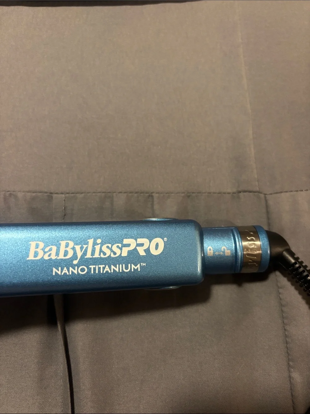 BaByliss Pro Nano Titanium hair straightener